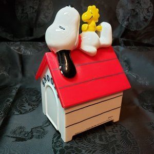 Vintage 1972 Snoopy & Woodstock Working Music Box